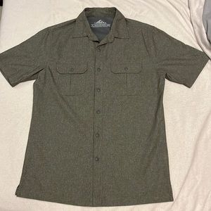 Short sleeve Button Up